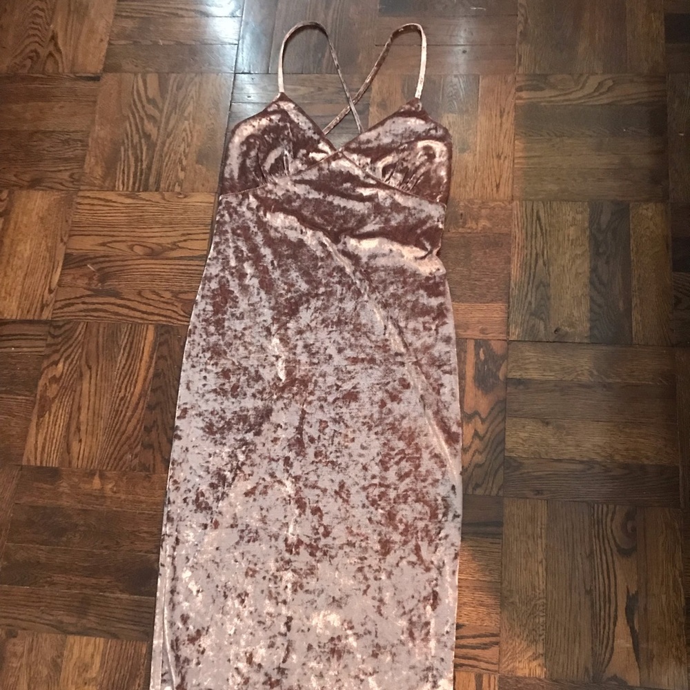 LULU’S Midi velvet blush colored dress